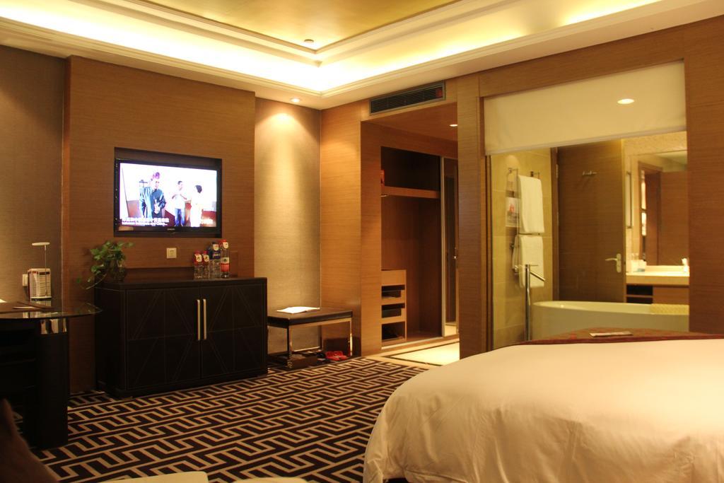 Brigh Radiance Hotel Янтай Екстериор снимка